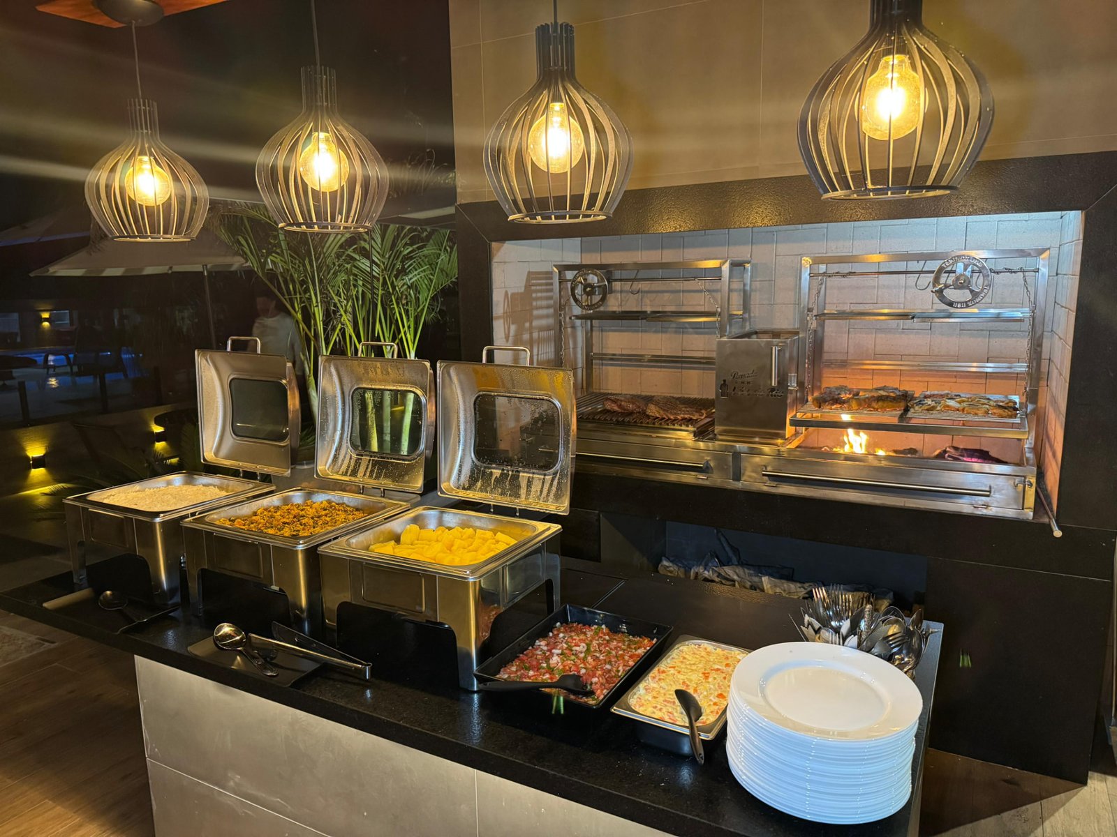 Buffet da pousada servido para a pensão completa